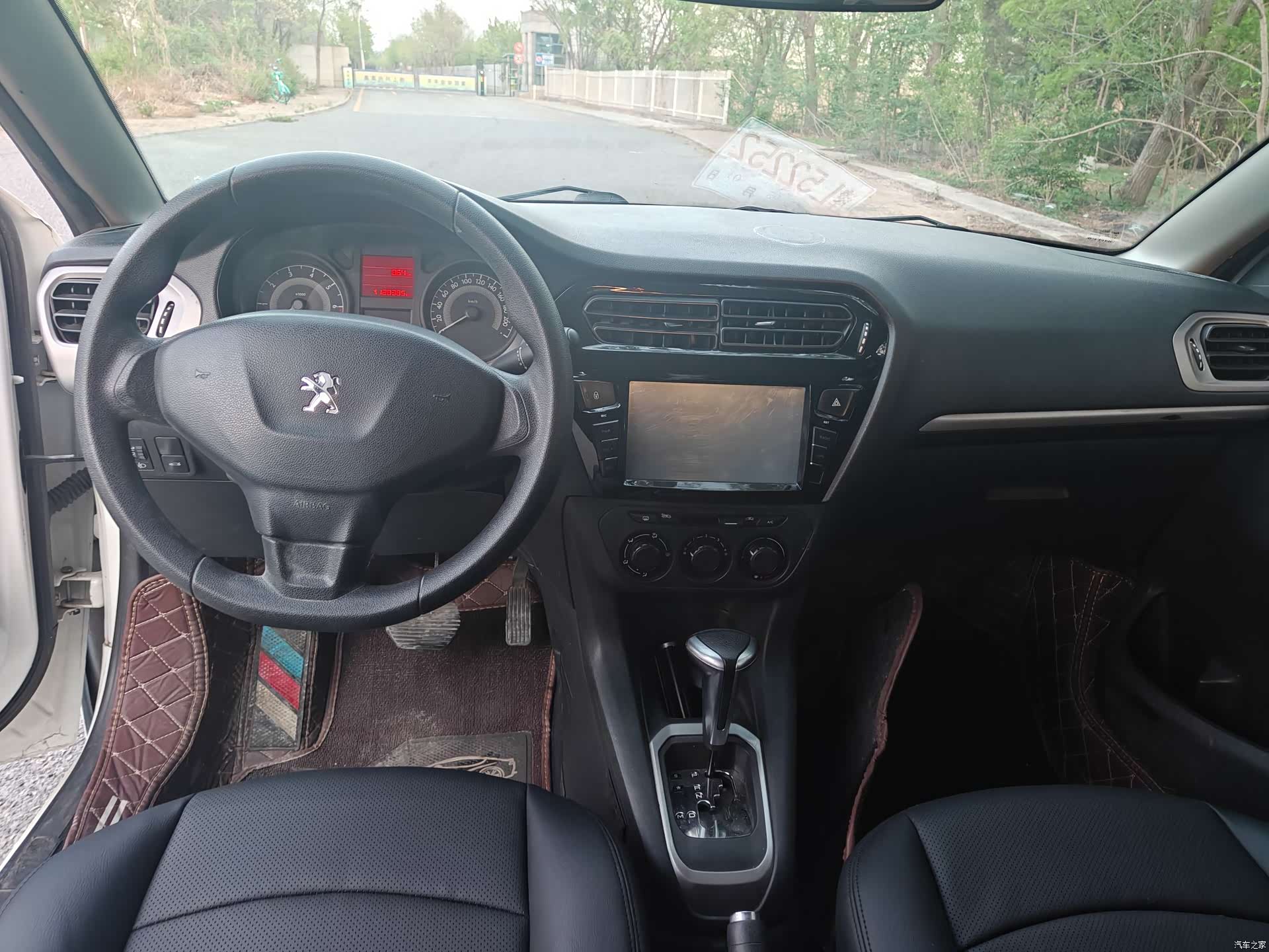 Peugeot 301, 2016 4