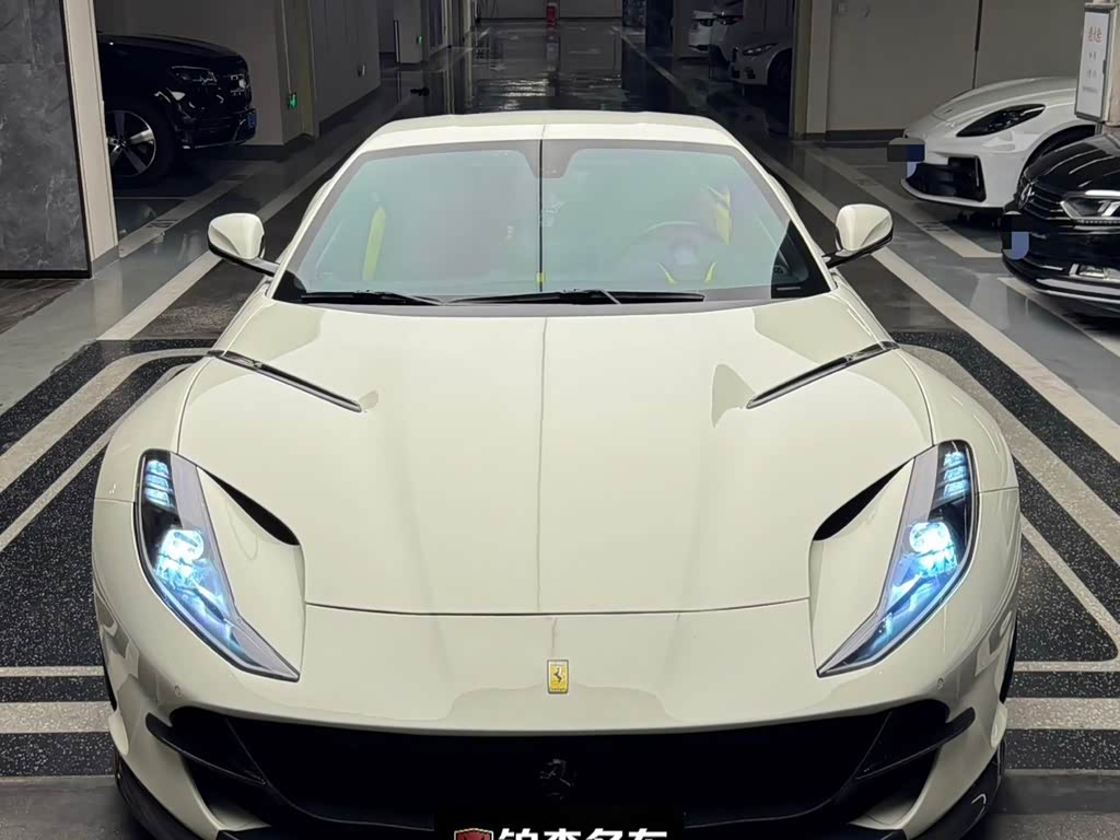 Ferrari 812