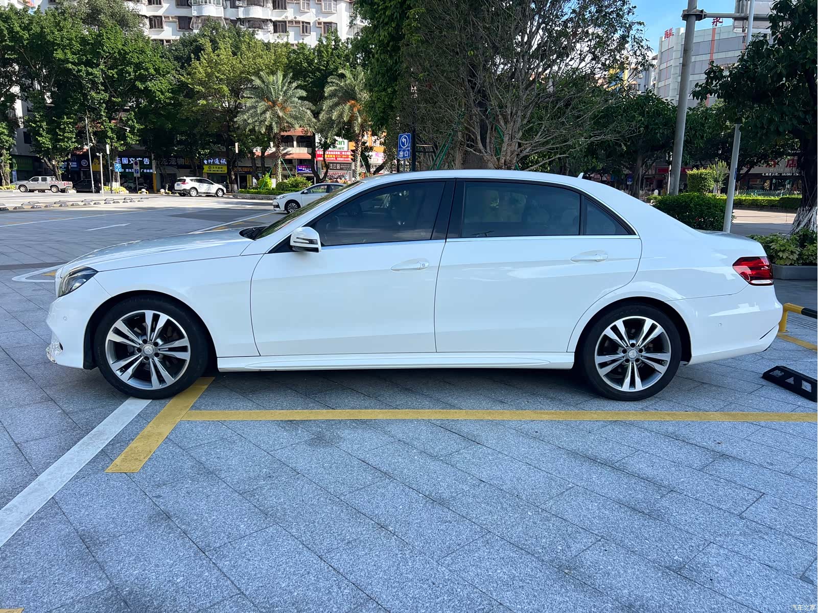Mercedes-Benz E-Class, 2015 4