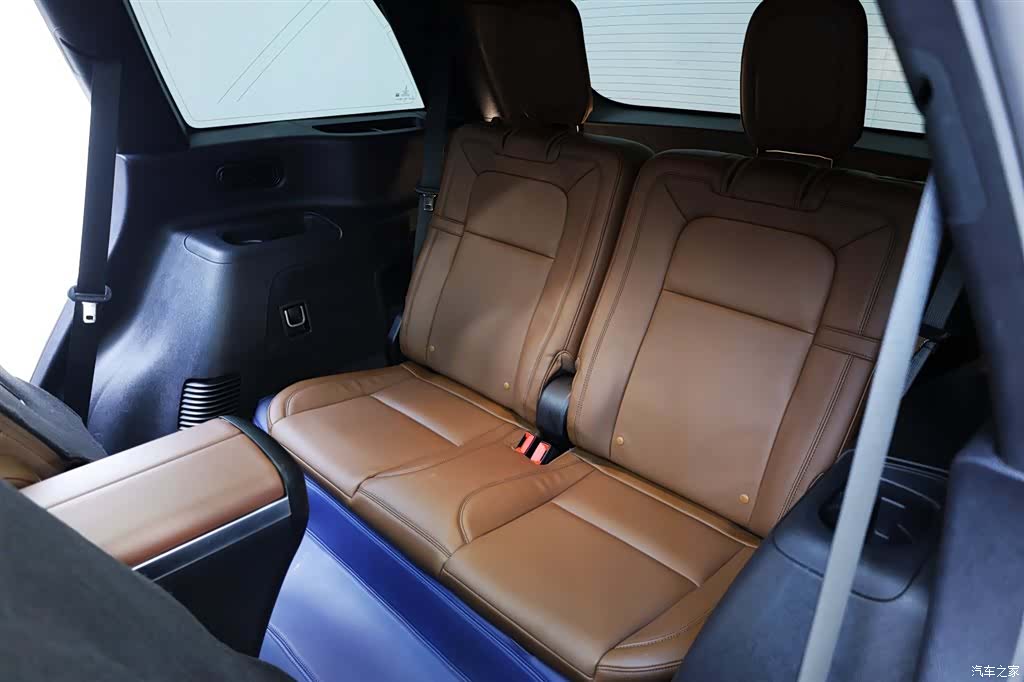 Lincoln Aviator, 2022 35