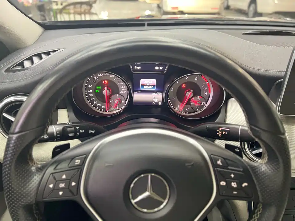 Mercedes-Benz GLA Mercedes-Benz GLA