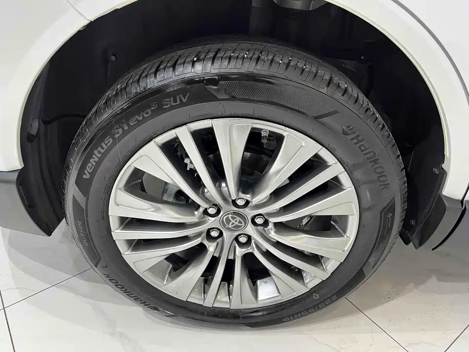 Toyota Ling Fang HARRIER