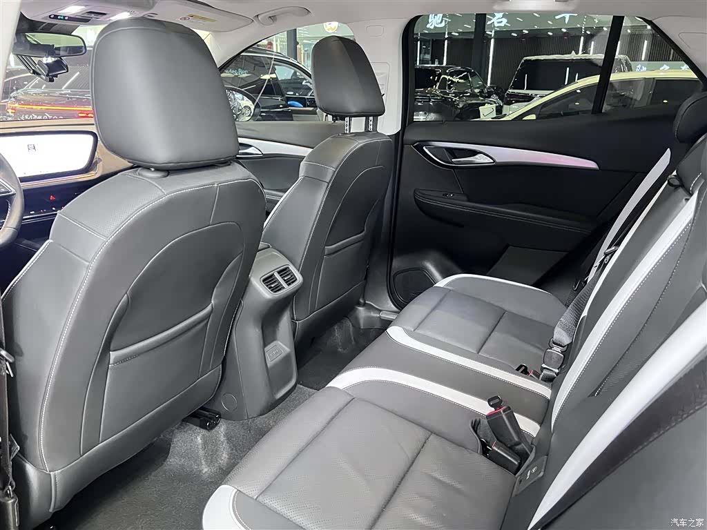 Buick Envision, 2024 15