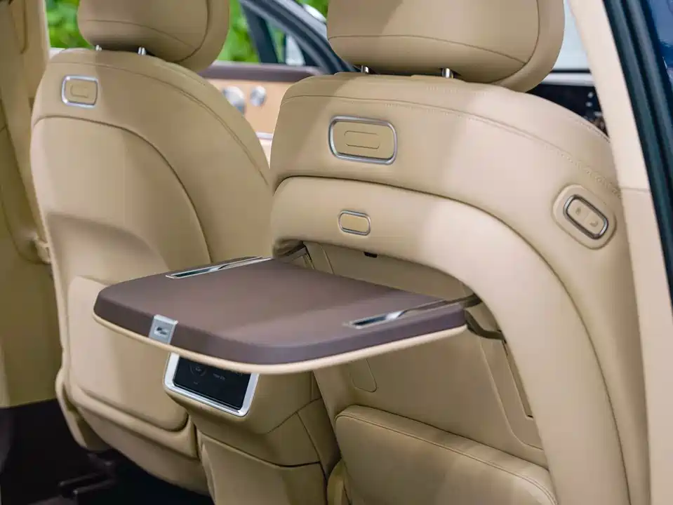 AITO Ask the world M9