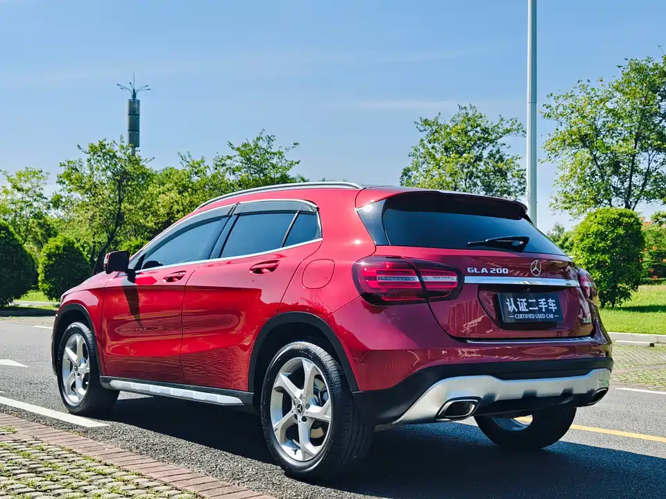 Mercedes-Benz GLA Mercedes-Benz GLA