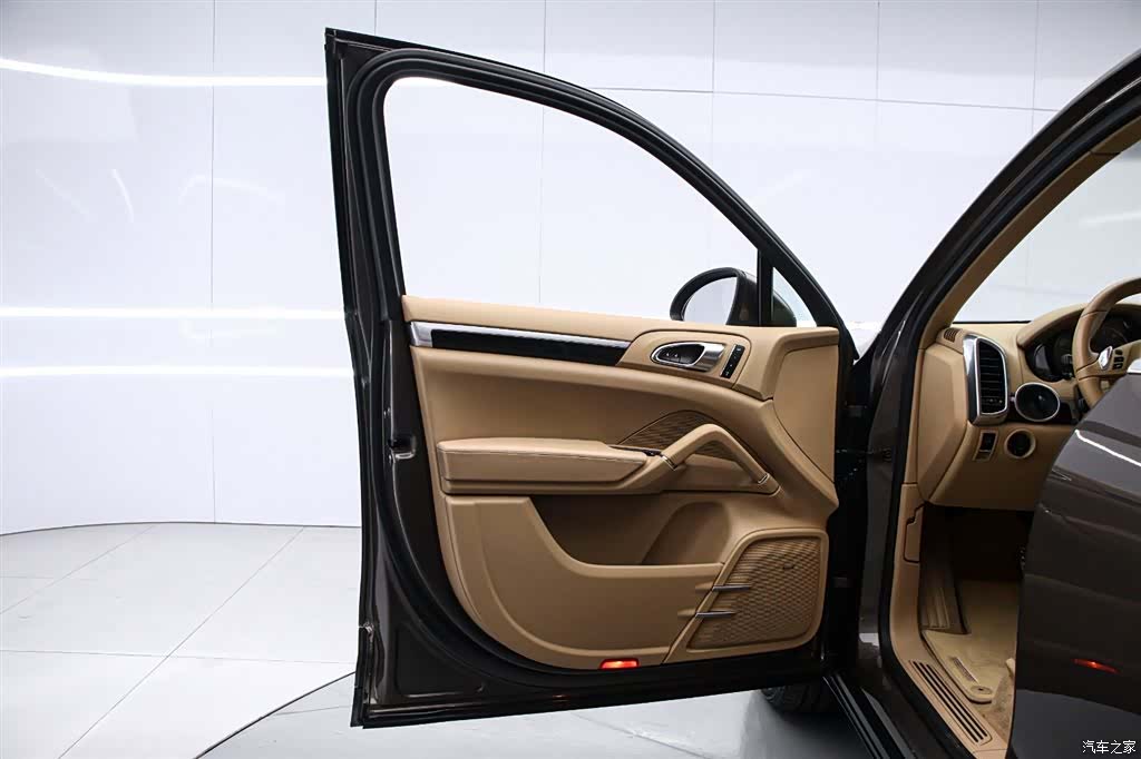 Porsche Cayenne, 2013 11