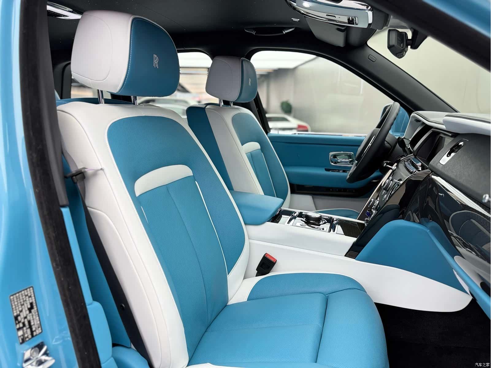 Rolls-Royce Cullinan, 2022 10