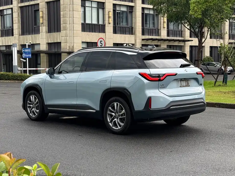 NIO ES6