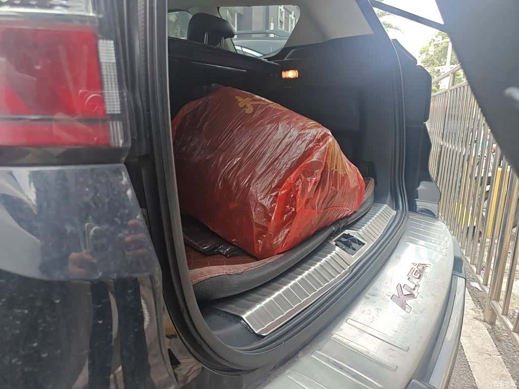 Ford Kuga, 2017 10
