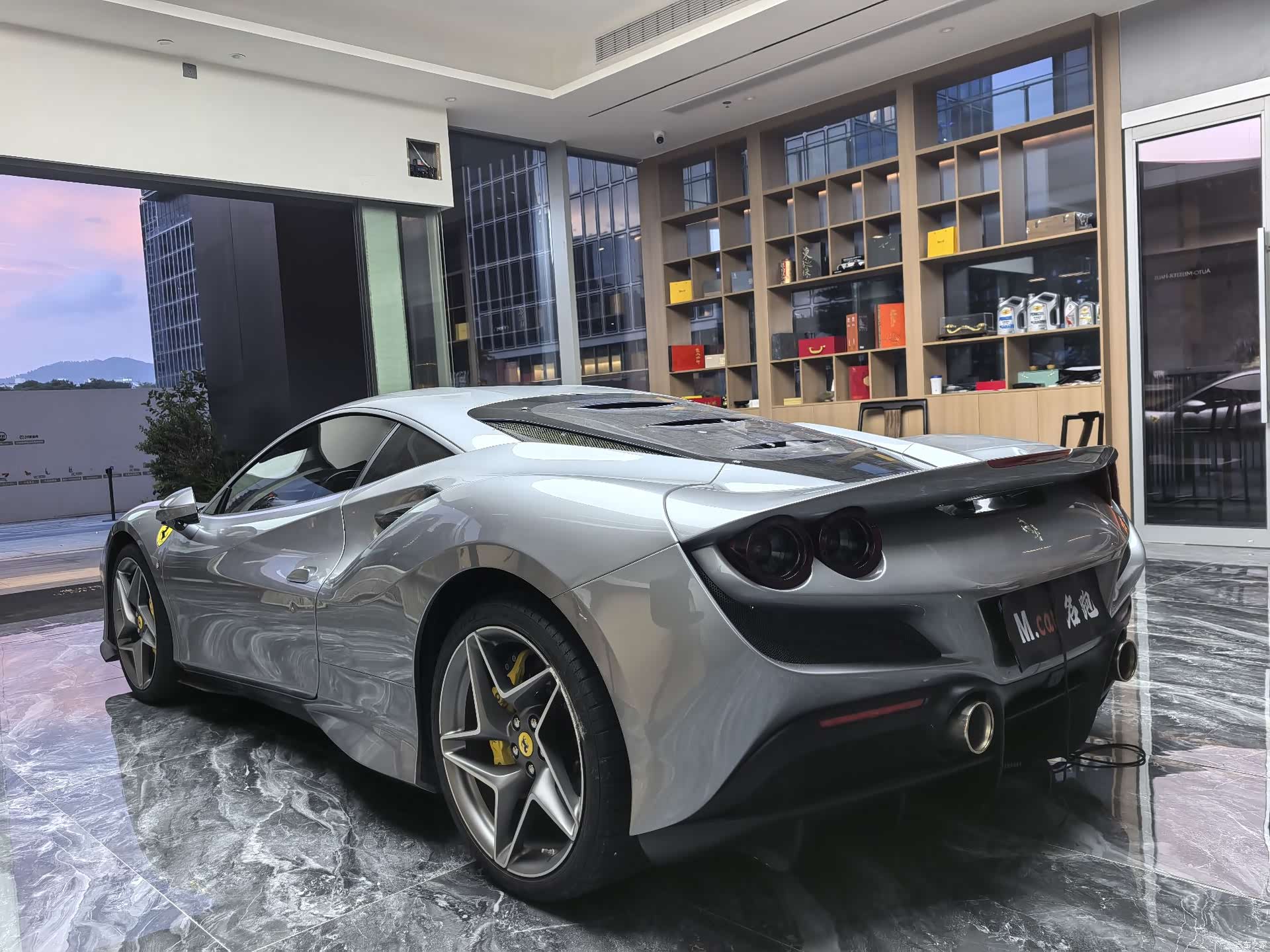 Ferrari F8, 2023 13