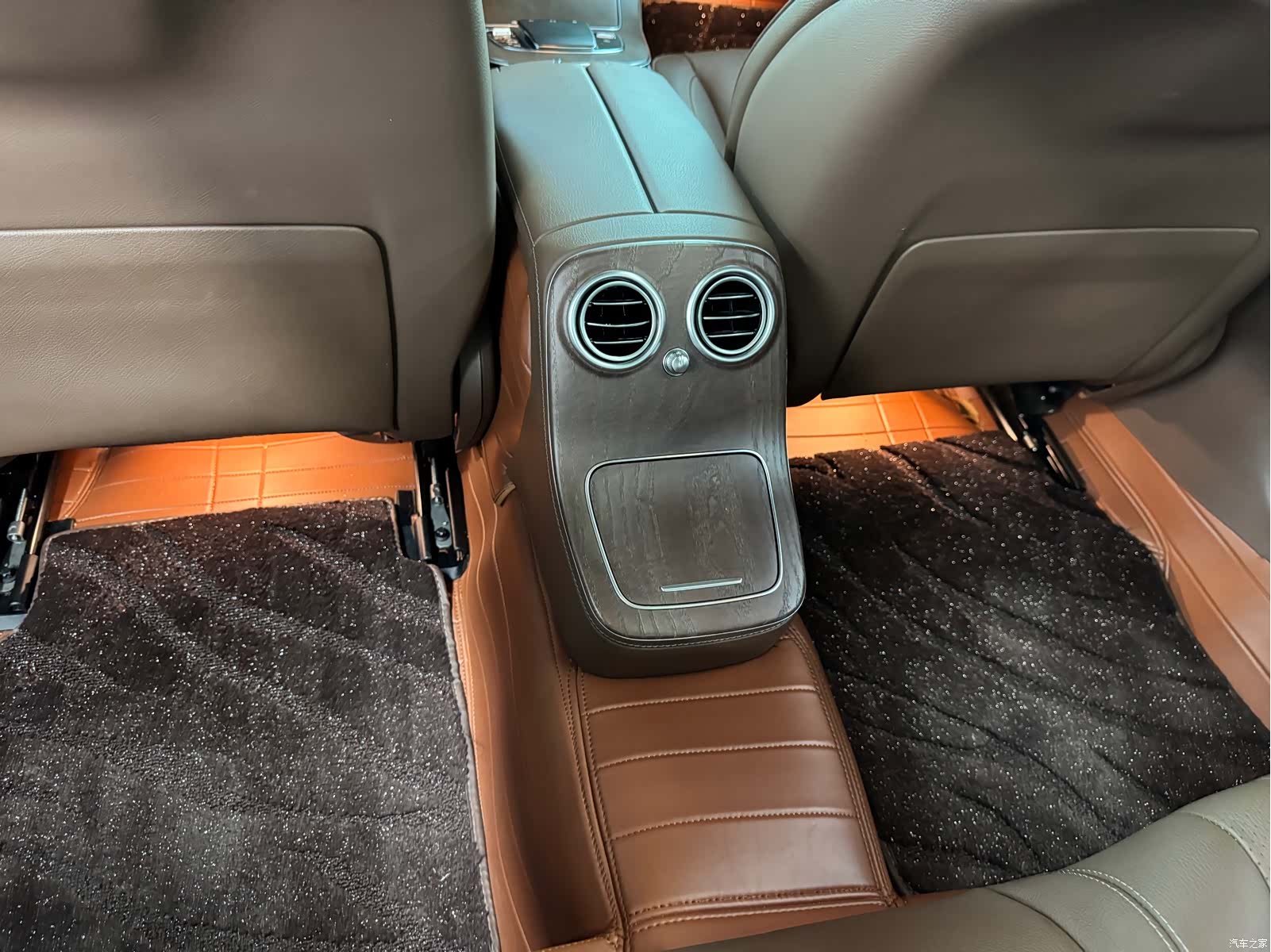 Mercedes-Benz E-Class, 2023 9