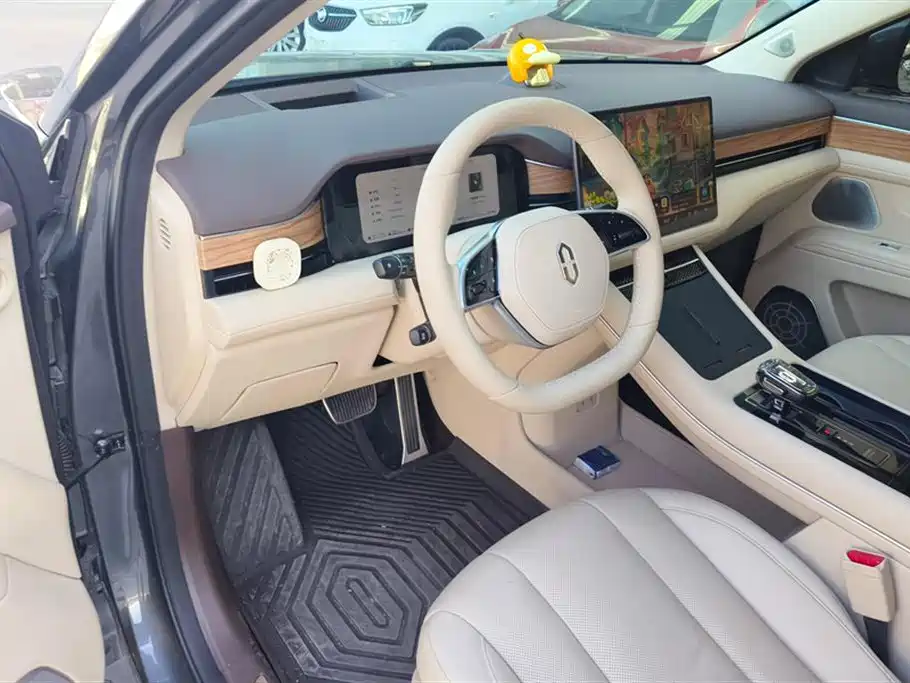 AITO Ask the world M7