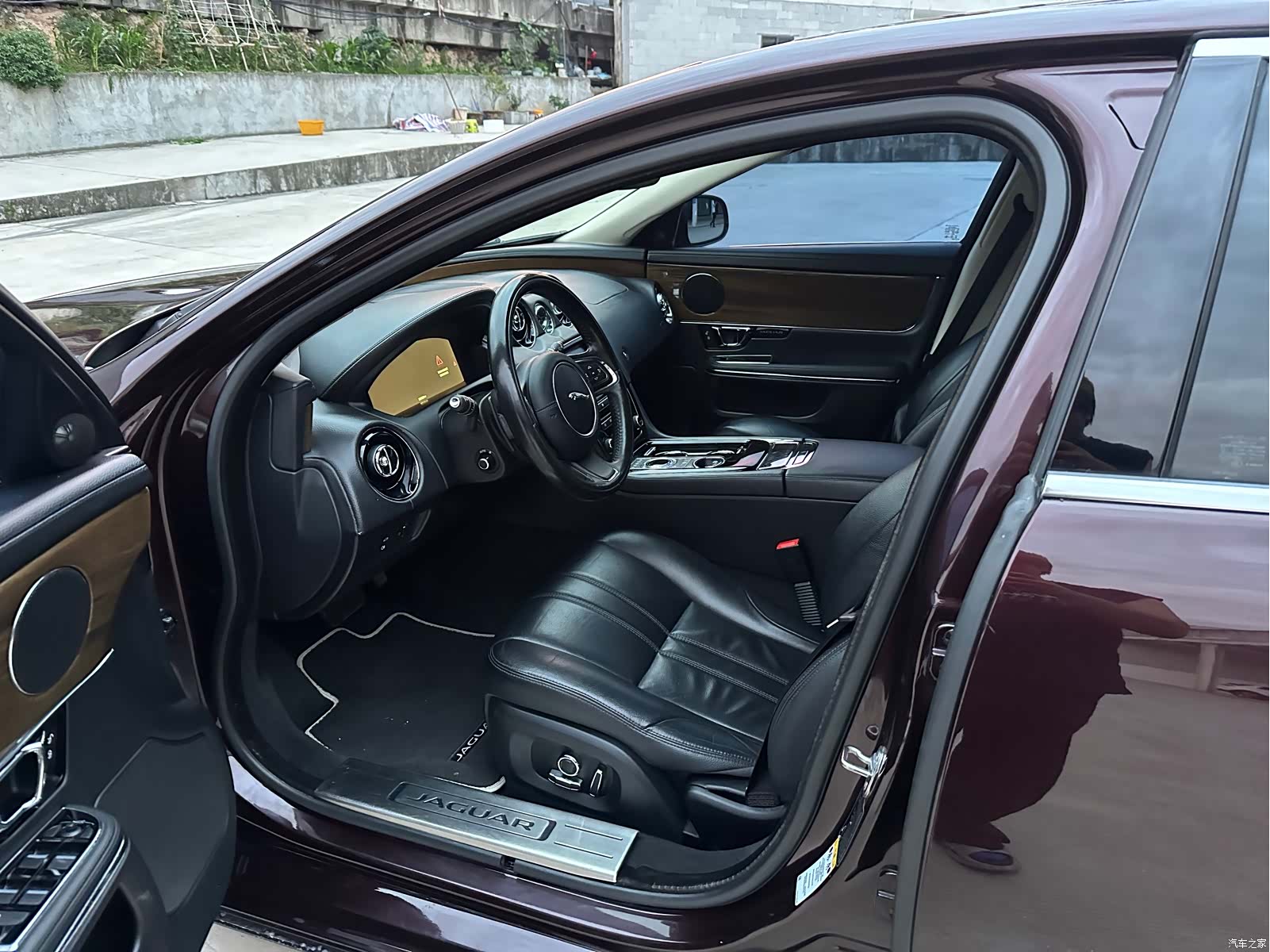 Jaguar XJ, 2018 4