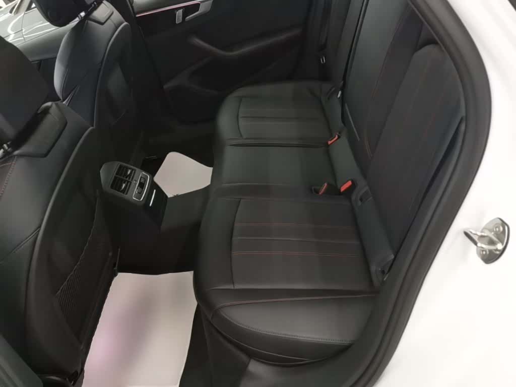 Audi A4L, 2026 17