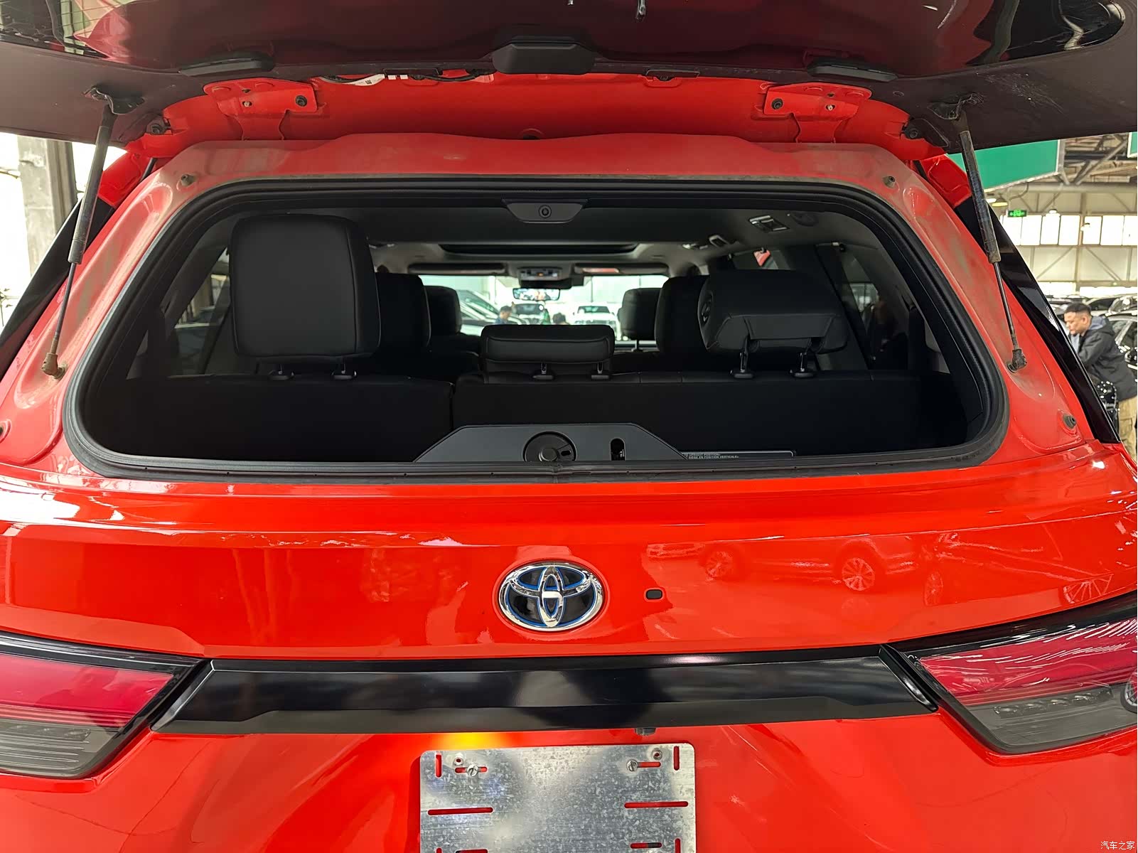 Toyota Sequoia, 2023 16
