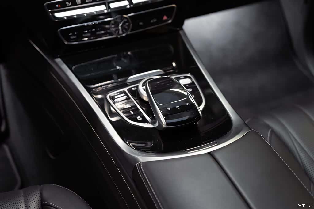 Mercedes-Benz G-Class, 2023 19
