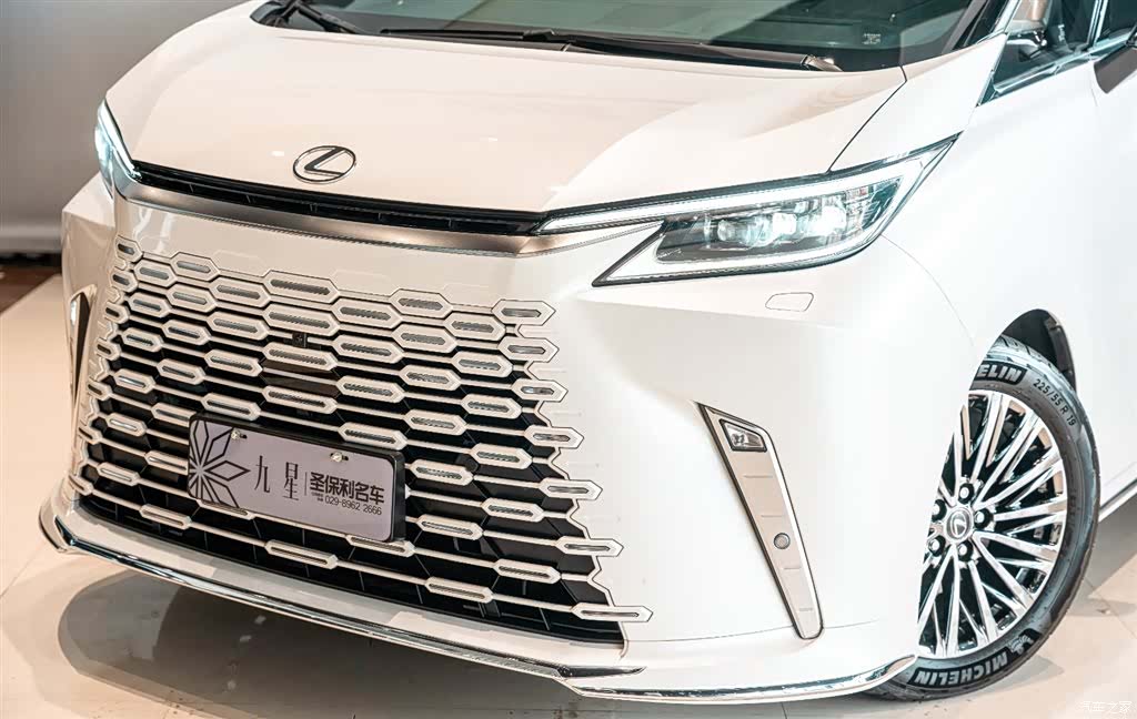 Lexus LM, 2024 21