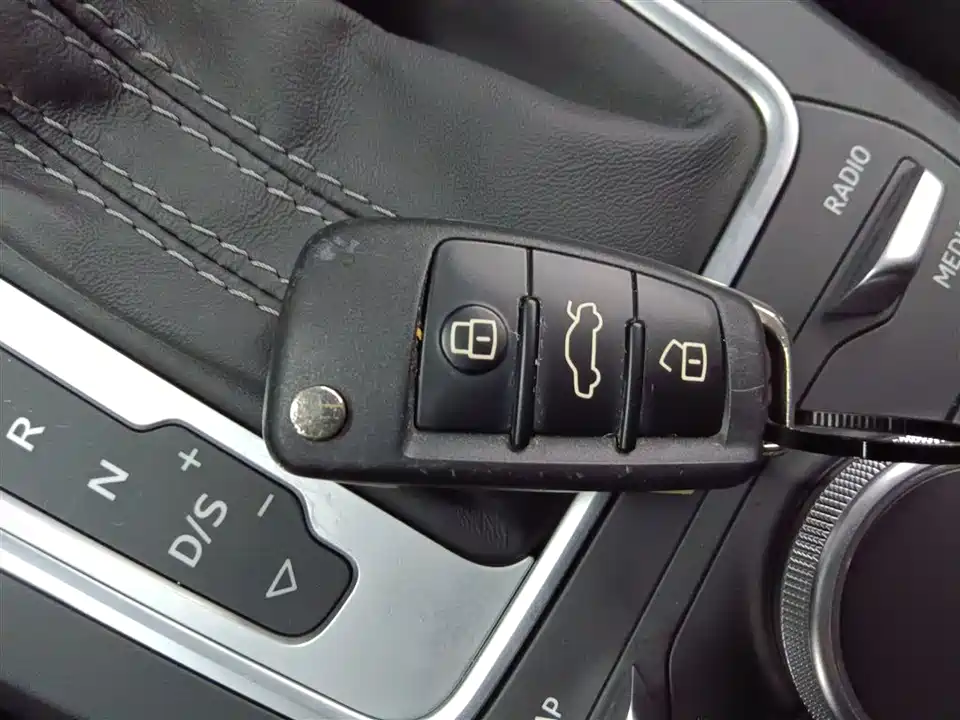 Audi Q2L Audi Q2L