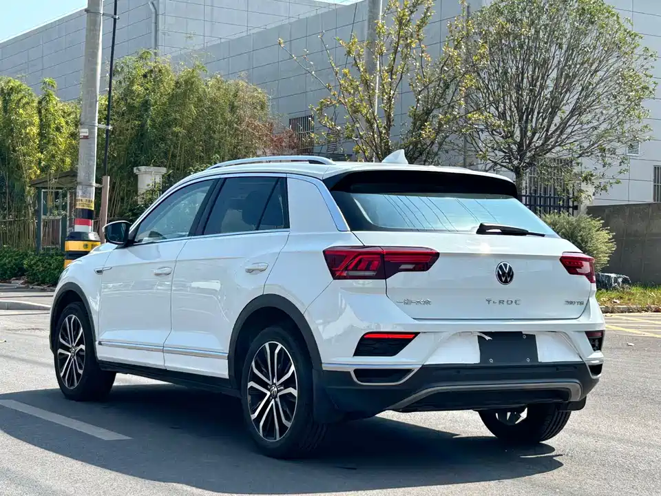Volkswagen T-ROC exploring Songs