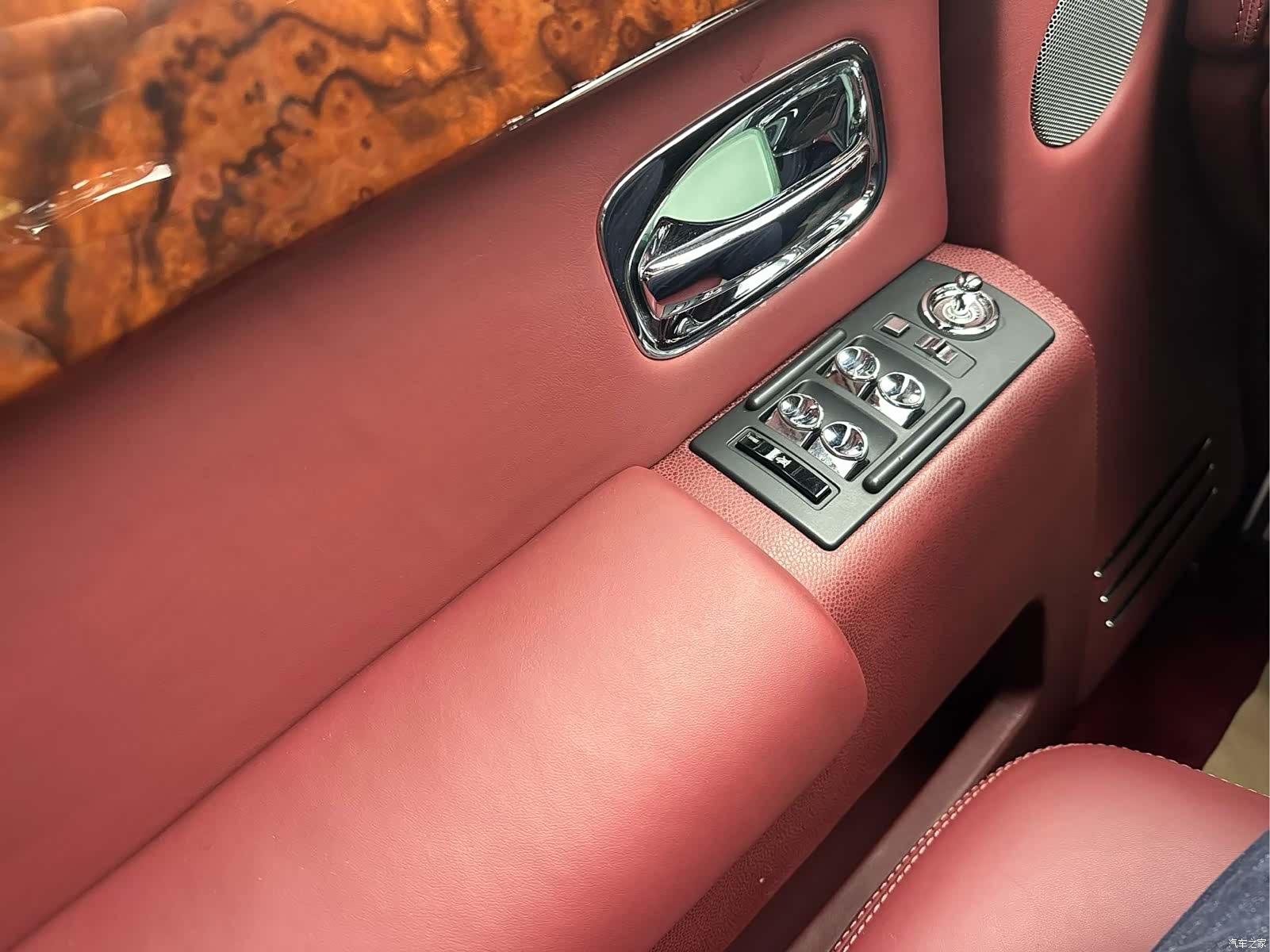 Rolls-Royce Phantom, 2013 13