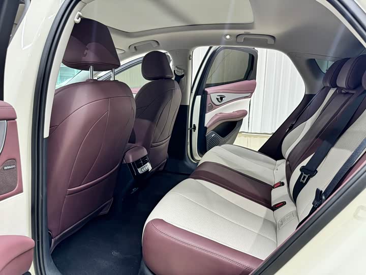 BYD Seal 07 EV 2026 705 Flagship