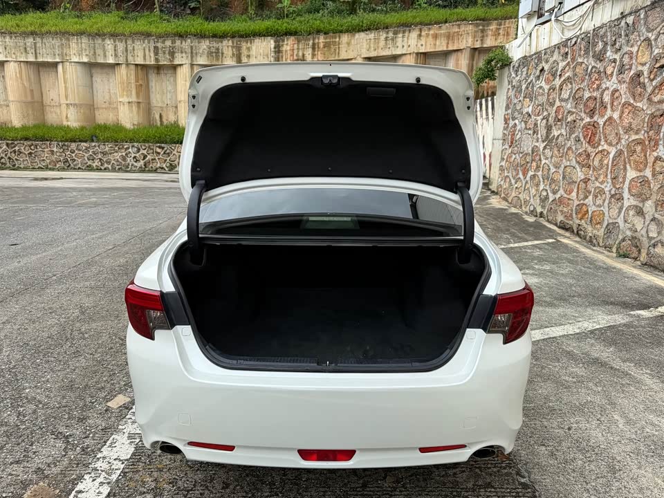 Toyota Reiz Toyota Reiz