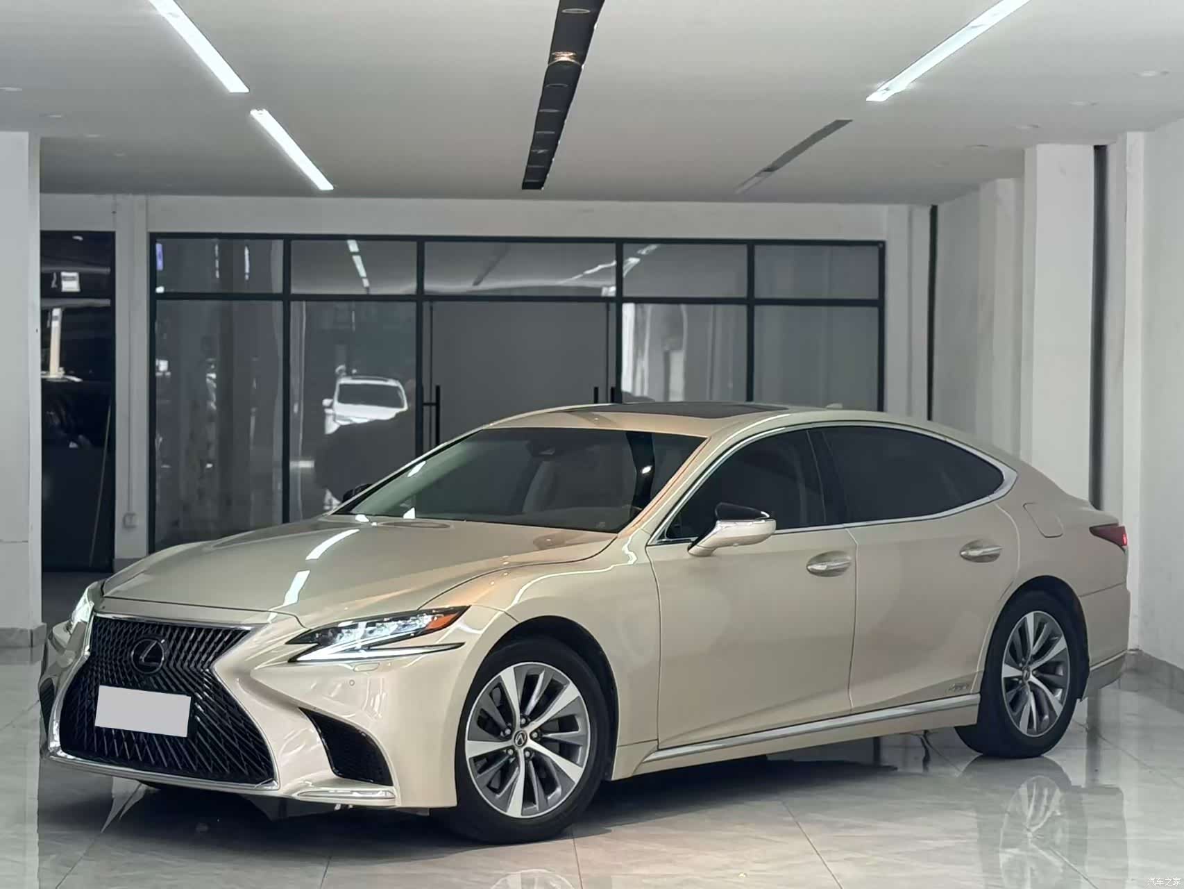 Lexus LS