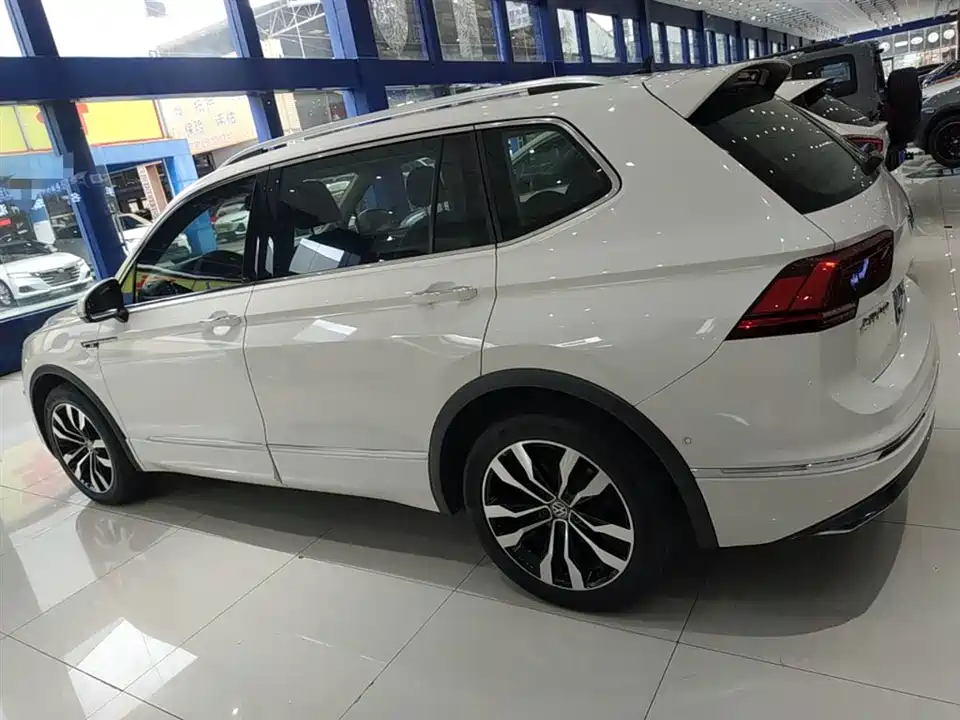 Volkswagen Tiguan L