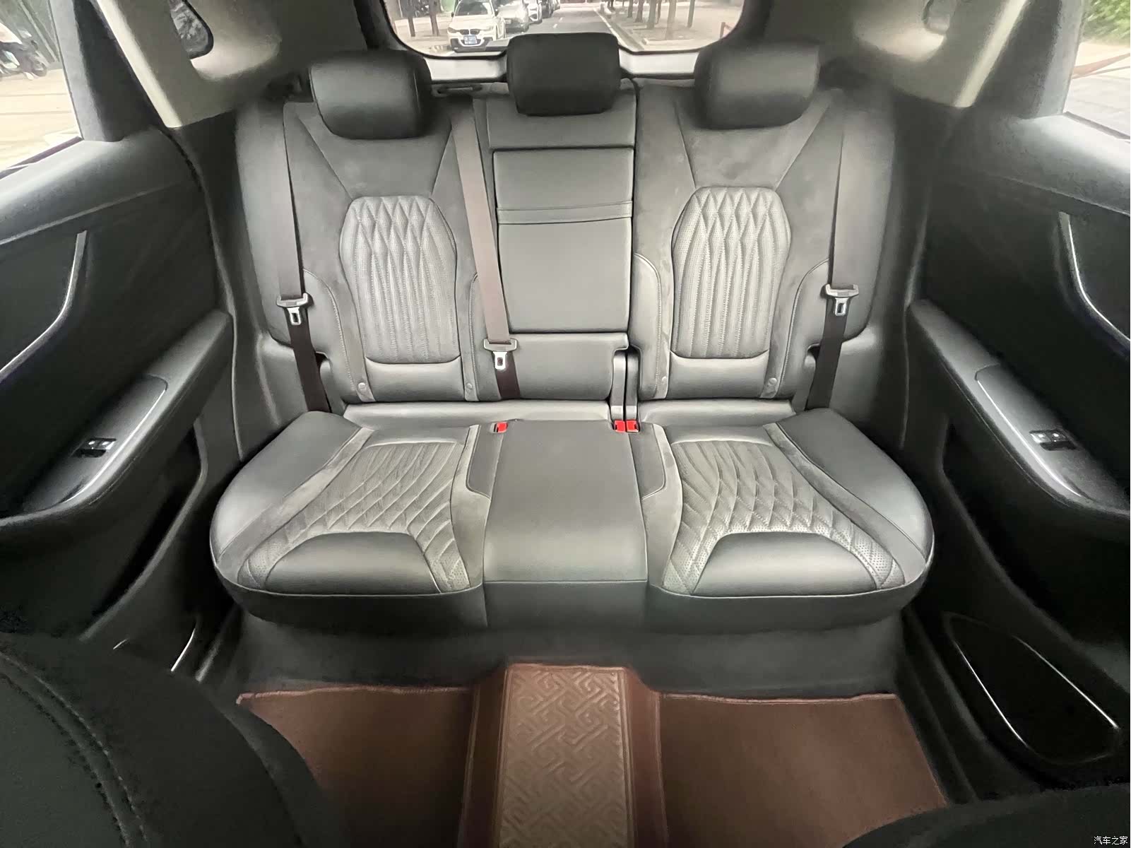 Hongqi HS5, 2023 16