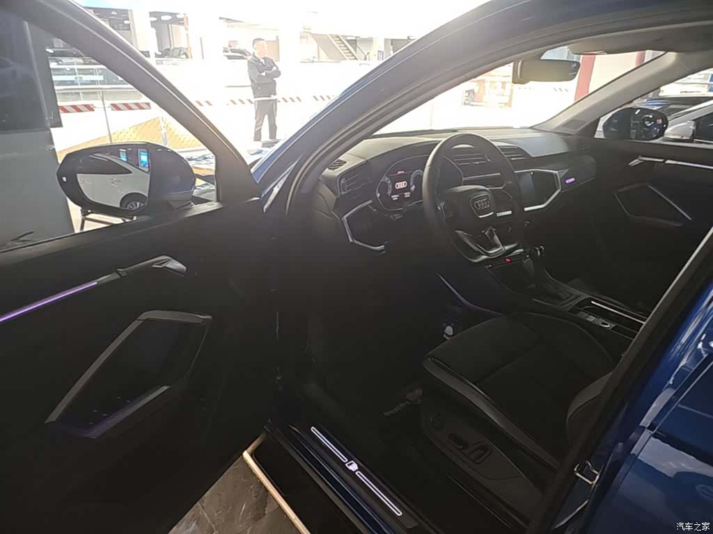 Audi Q3, 2019 16