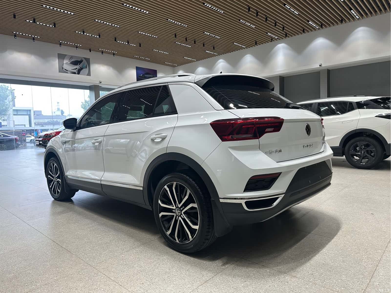 Volkswagen T-ROC, 2022 4