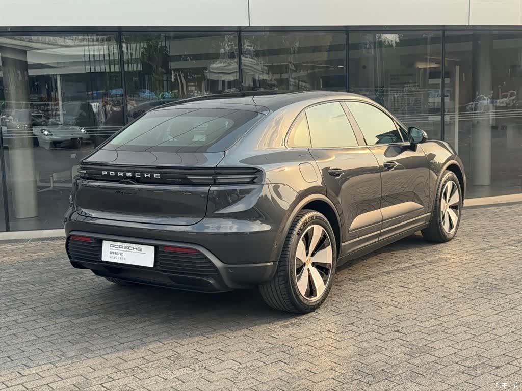 Porsche Macan, 2024 3