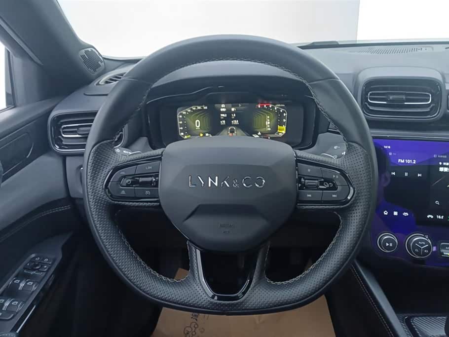 Lynk & Co 03 Lynk & Co 03