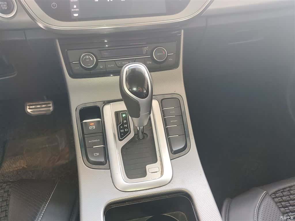 Geely Emgrand, 2018 10