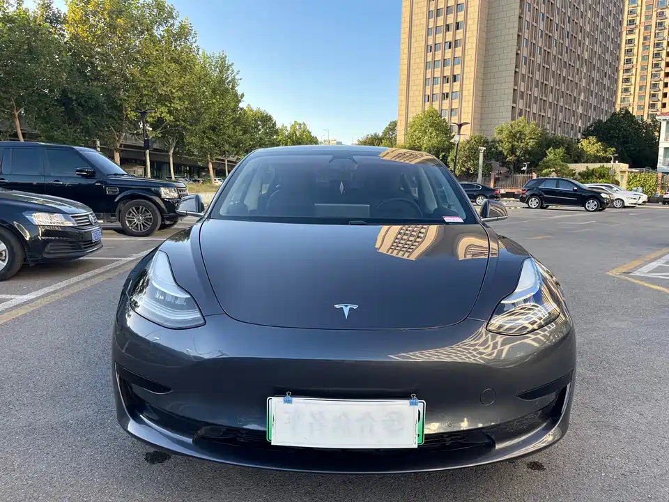 Tesla Model 3 Tesla Model 3