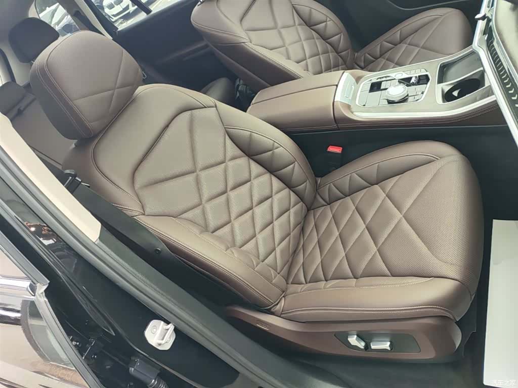 BMW X5, 2024 25