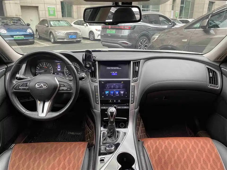 Infiniti Q50L