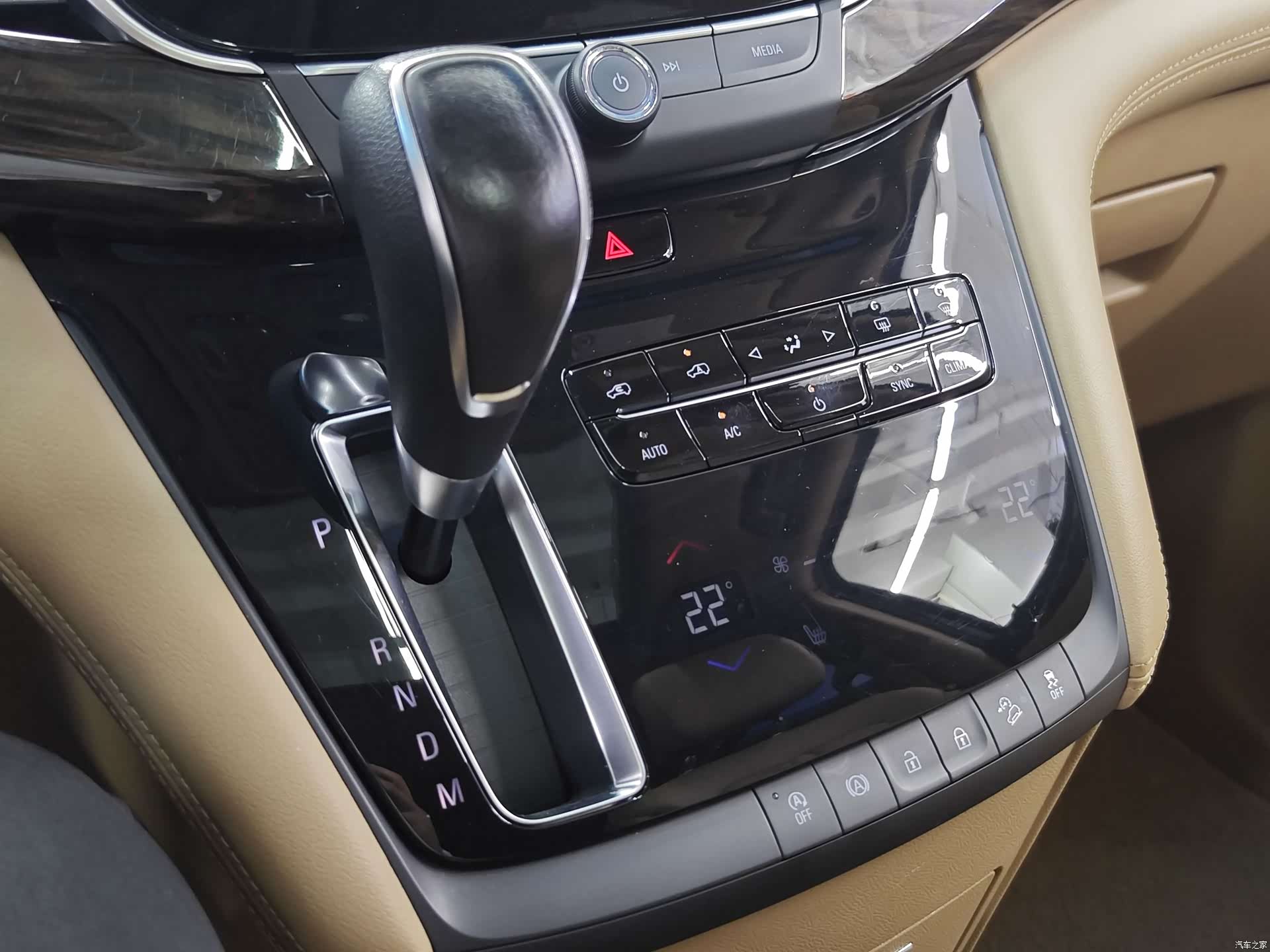 Buick GL8, 2020 13