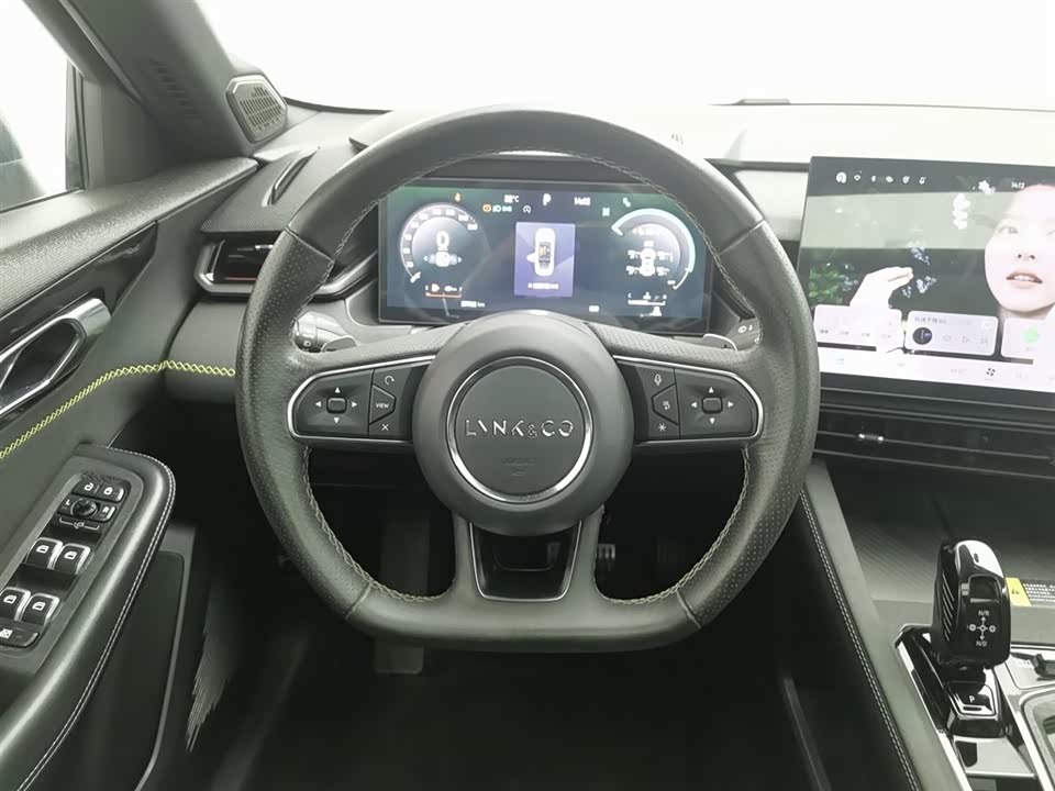 Lynk & Co 03 Lynk & Co 03