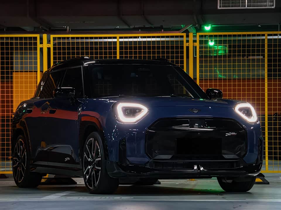 MINI Electric ACEMAN