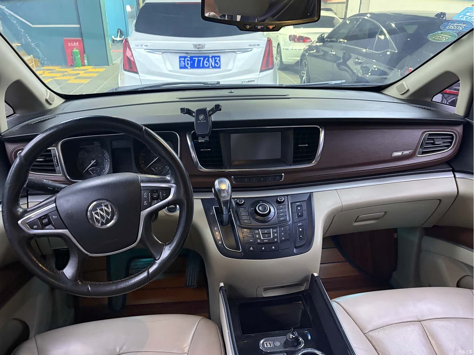 Buick GL8, 2015 9