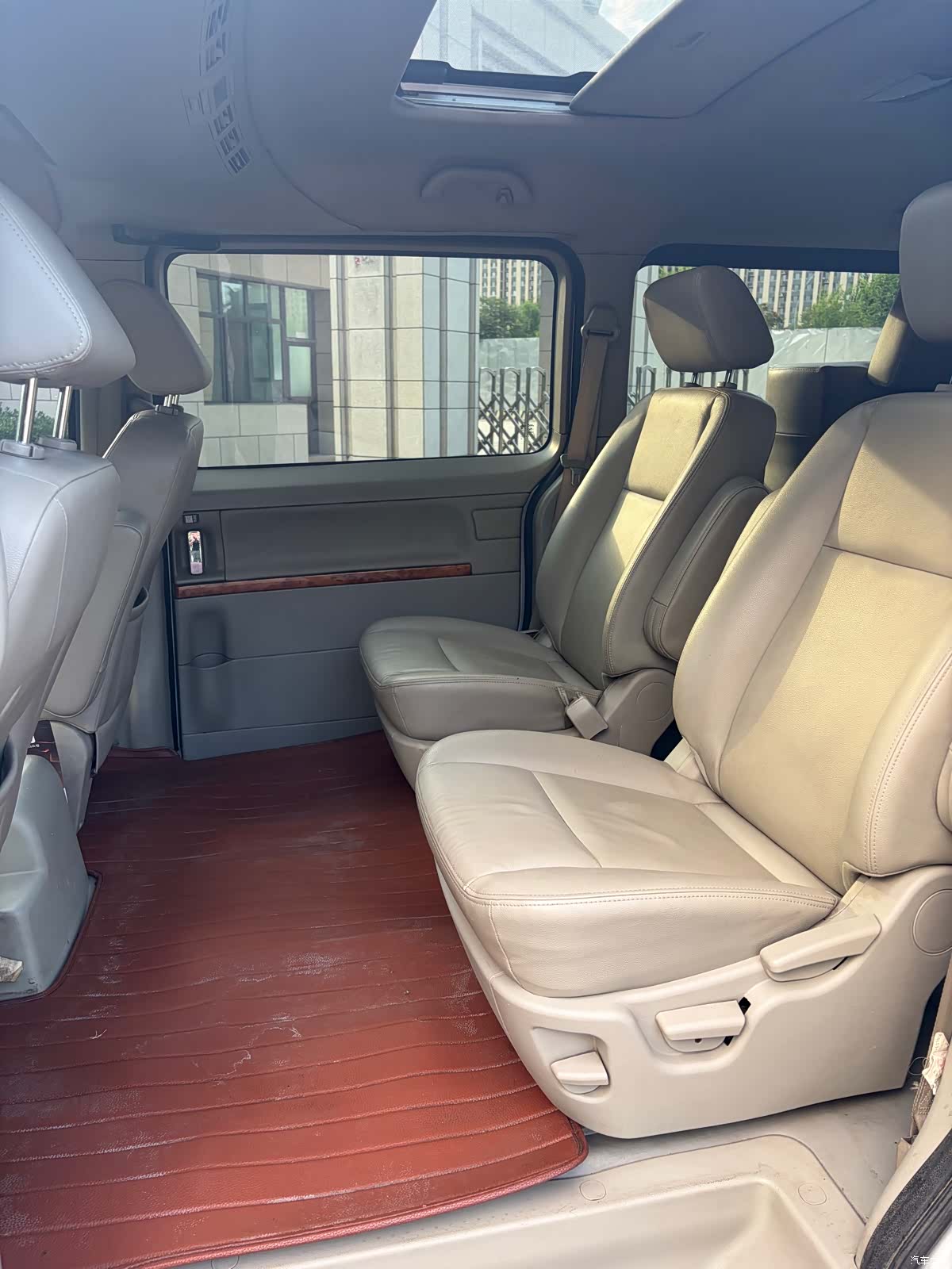 JAC M5, 2011 9