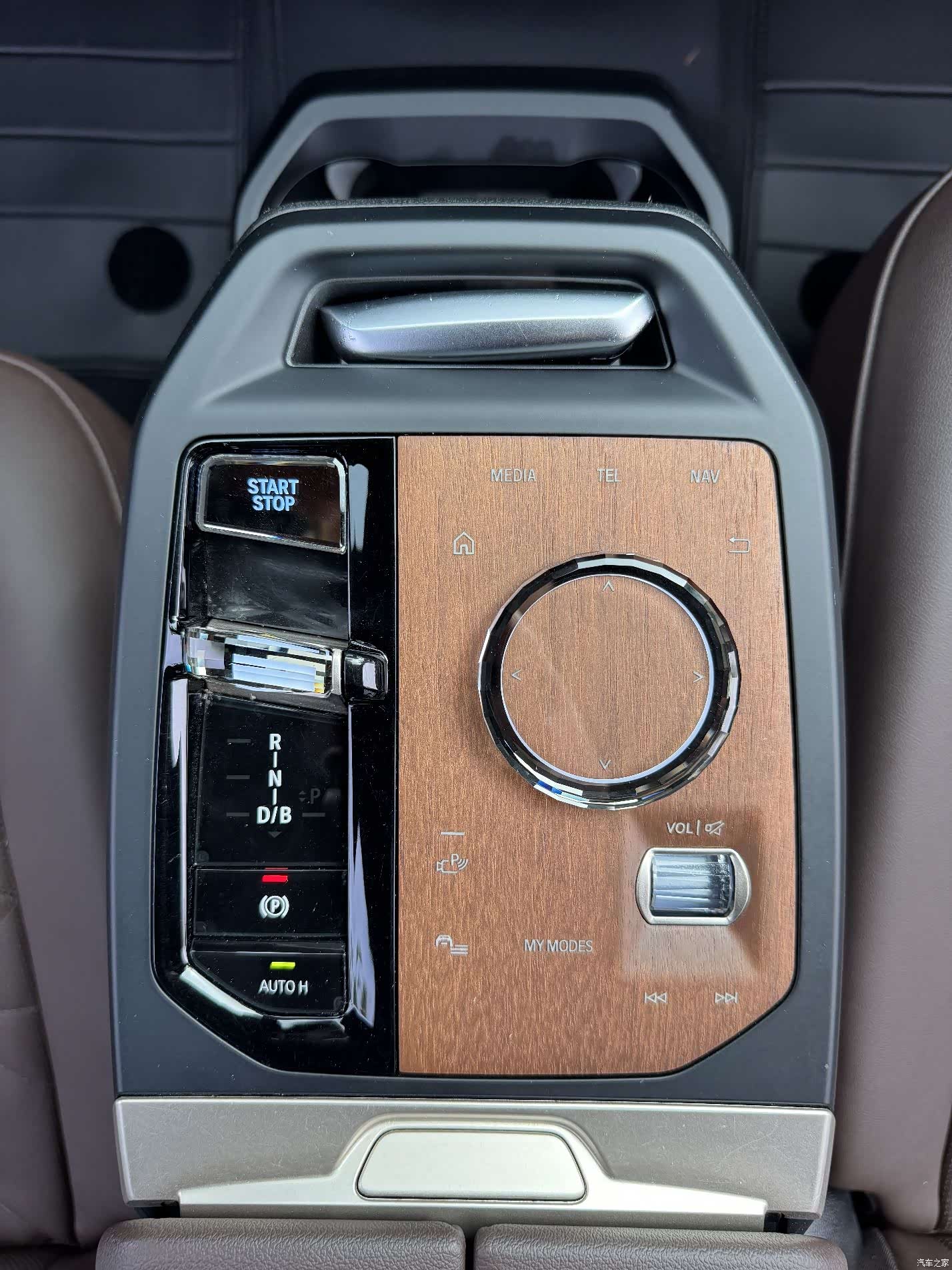 BMW iX, 2022 16
