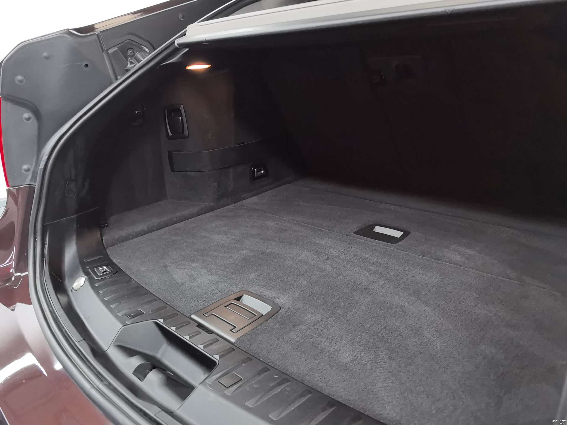 BMW 5 Series, 2011 16