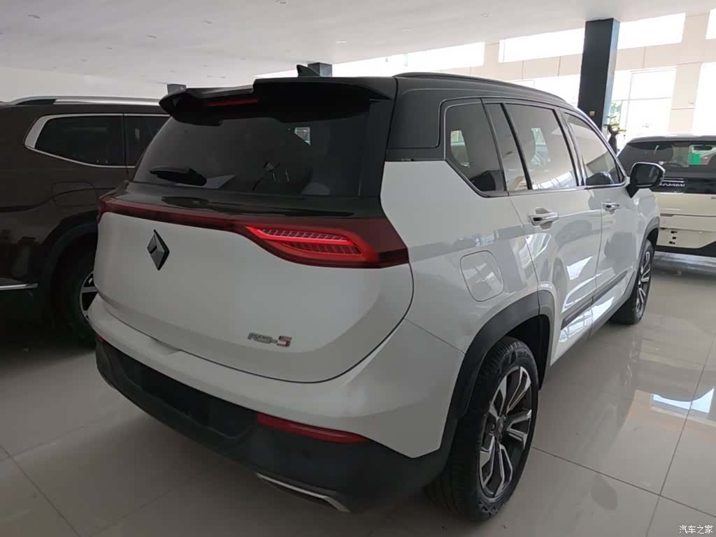 Wuling RS-5, 2020 7