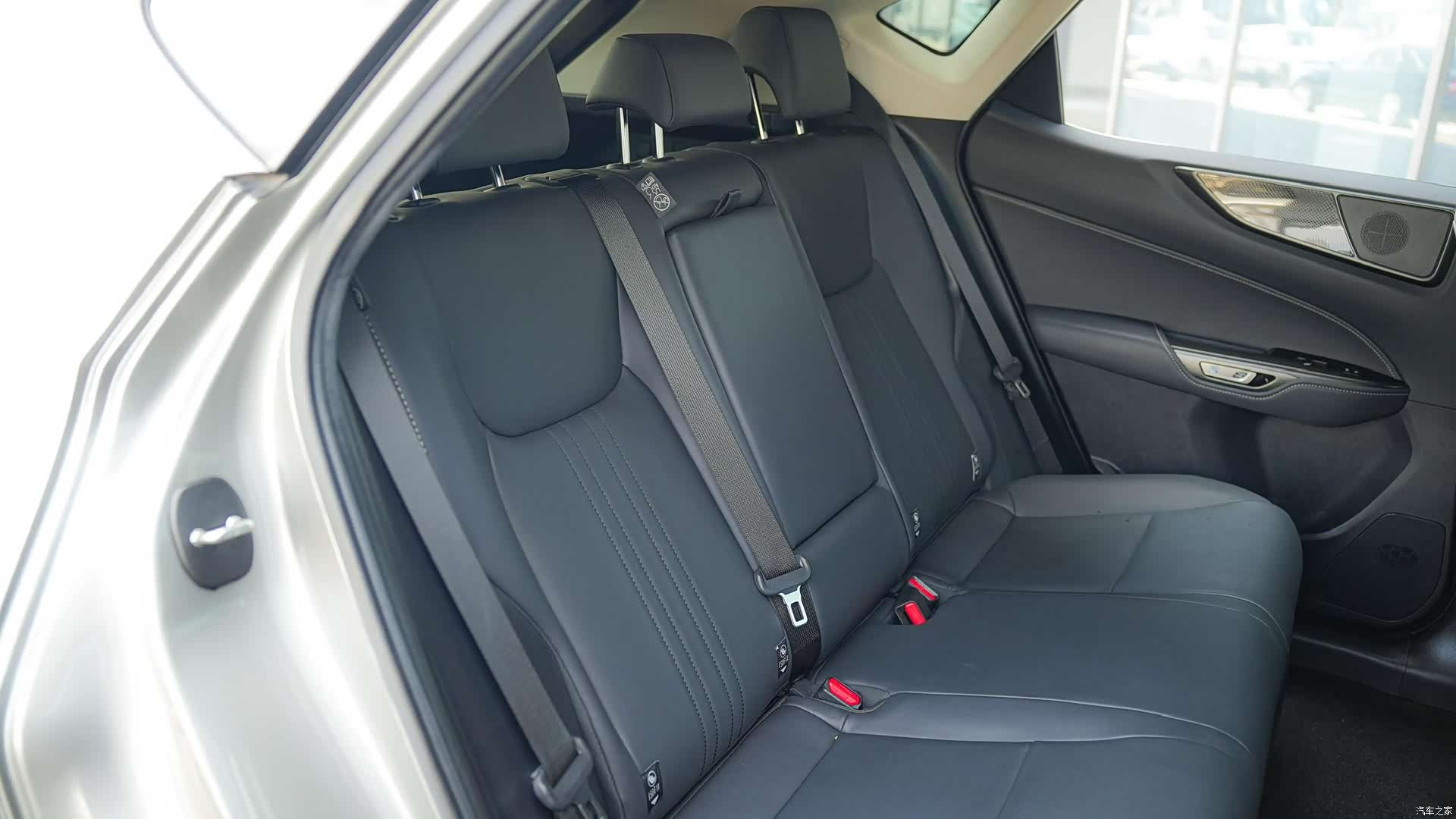 Lexus NX, 2023 15