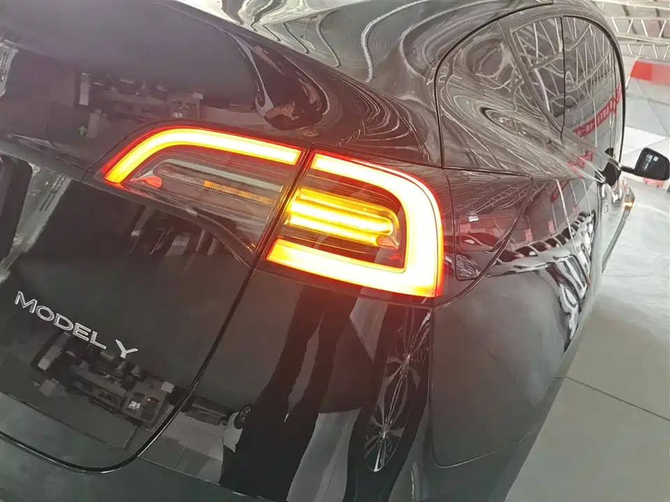 Tesla Model Y Tesla Model Y