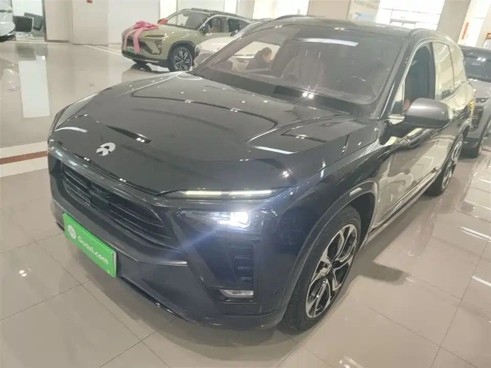 NIO ES8