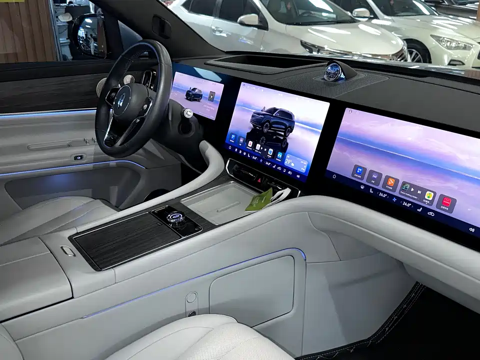 AITO Ask the world M9