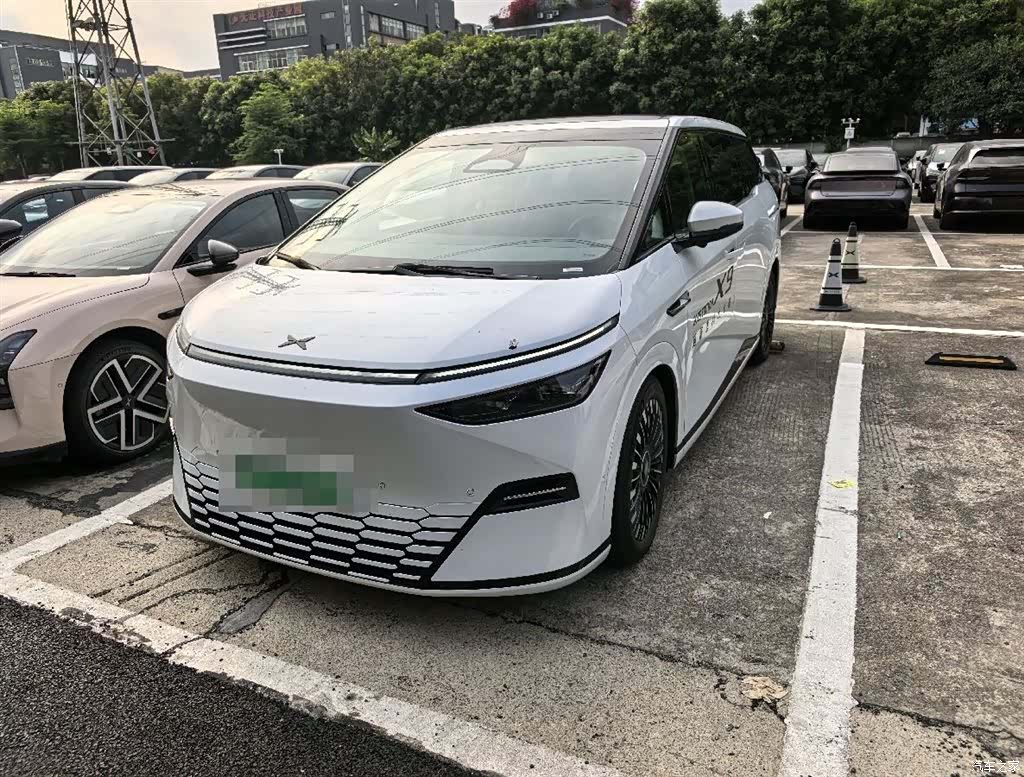 Xpeng X9, 2025 1